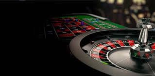 Filipino player accessing e games Casino on a mobile device
